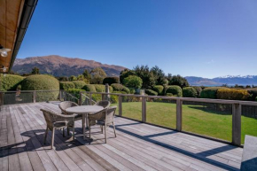 Hāwea Lakehouse - Lake Hāwea Holiday Home